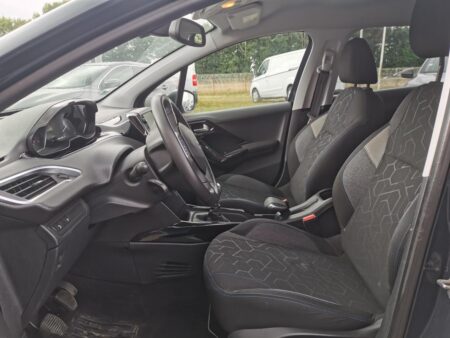 peugeot-2008-1.2-ptech-110-ch-signature-